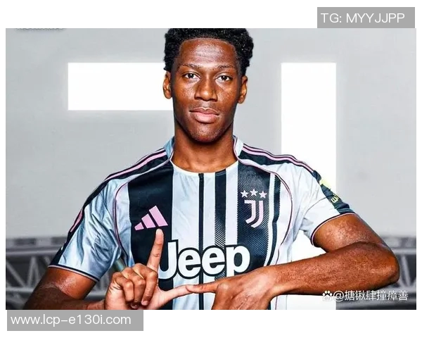 足球明星的帅娃们：继承父母光环的未来球场之星